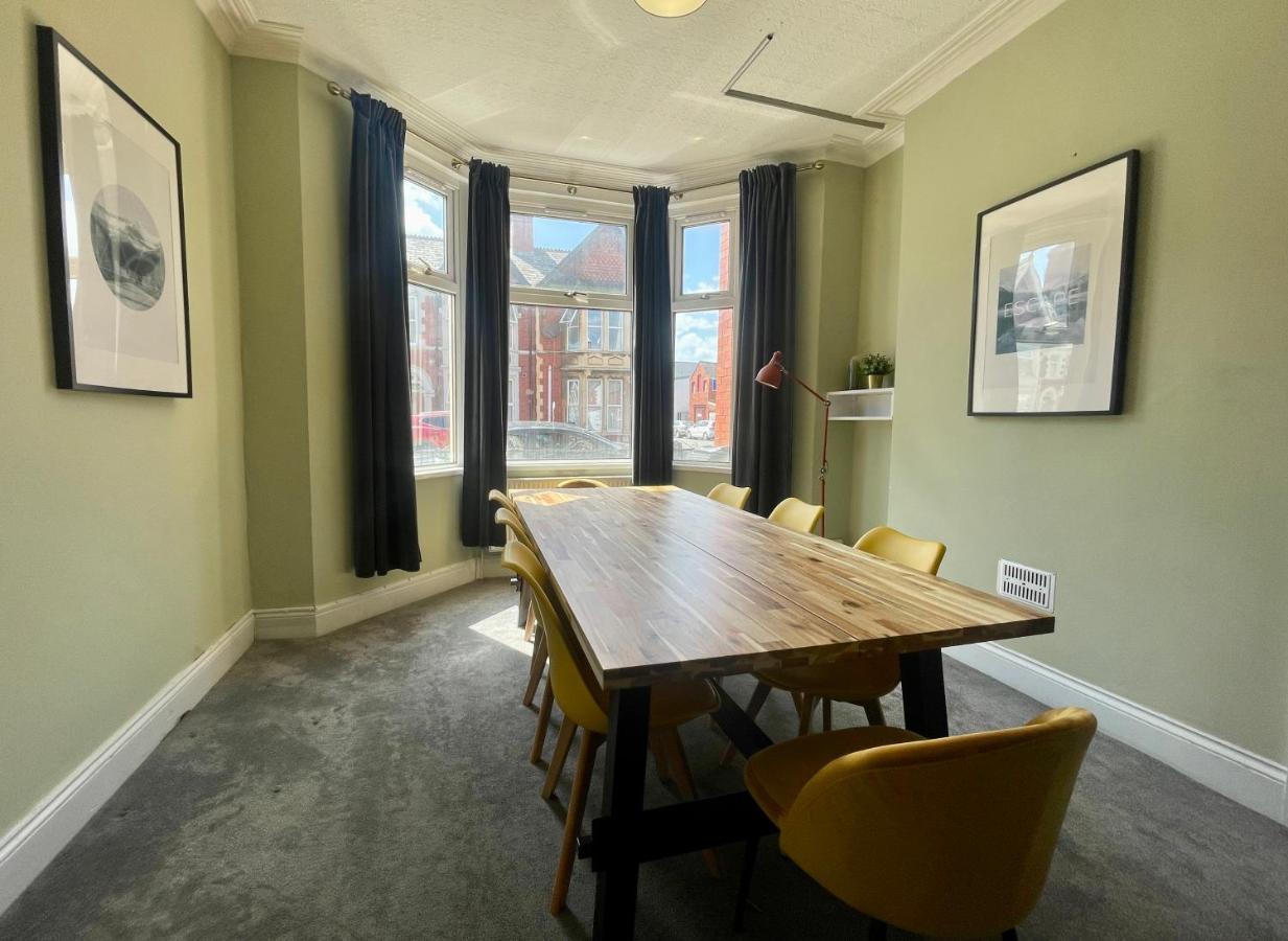Edwardian City Centre House For Big Groups, Offroad Parking & Hot Tub! Cardiff Exterior photo